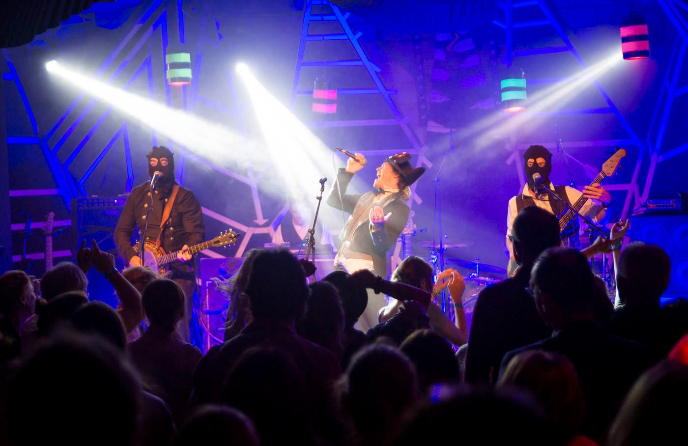 ERHALT UND STÄRKUNG DER MUSIKCLUBS