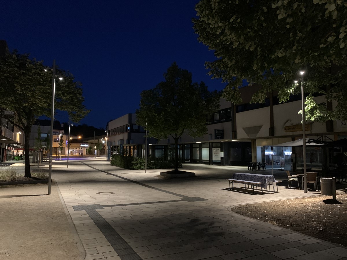 Lichtdesign in der Fußgängerzone in Lebach