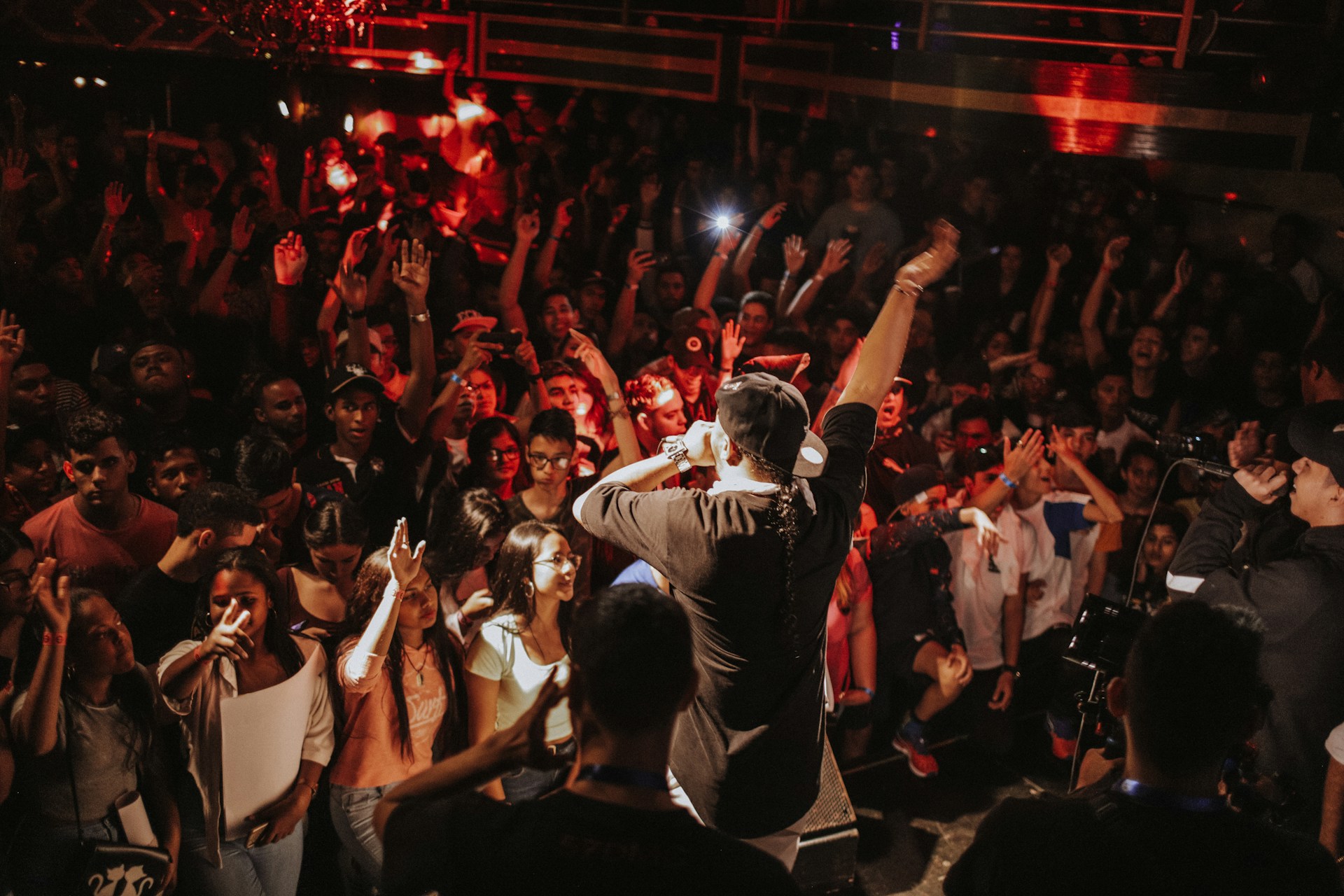Das HundertPro Festival sucht eure Performances!