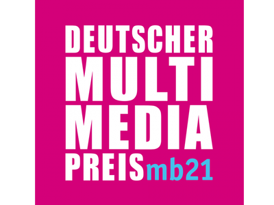 Plakat mit pinkem Hintergrund und großer weißer Schrift „Deutscher Multimediapreis“, ergänzt durch „mb21“ in hellblau.