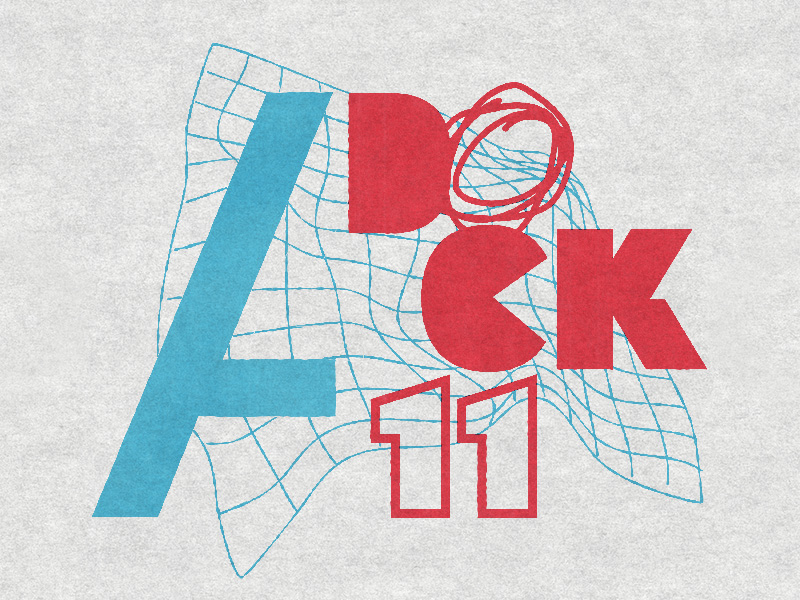 Grafik mit dem Schriftzug "Dock 11" in abstrakter, moderner Gestaltung. Der Buchstabe „A“ ist groß und blau dargestellt, während die restlichen Buchstaben „D“, „O“, „C“, „K“ sowie die Zahl „11“ in kräftigem Rot erscheinen. Im Hintergrund ist ein verzerrtes, blaues Gittermuster auf hellem, strukturiertem Grund zu sehen. Die Gestaltung wirkt dynamisch und künstlerisch.